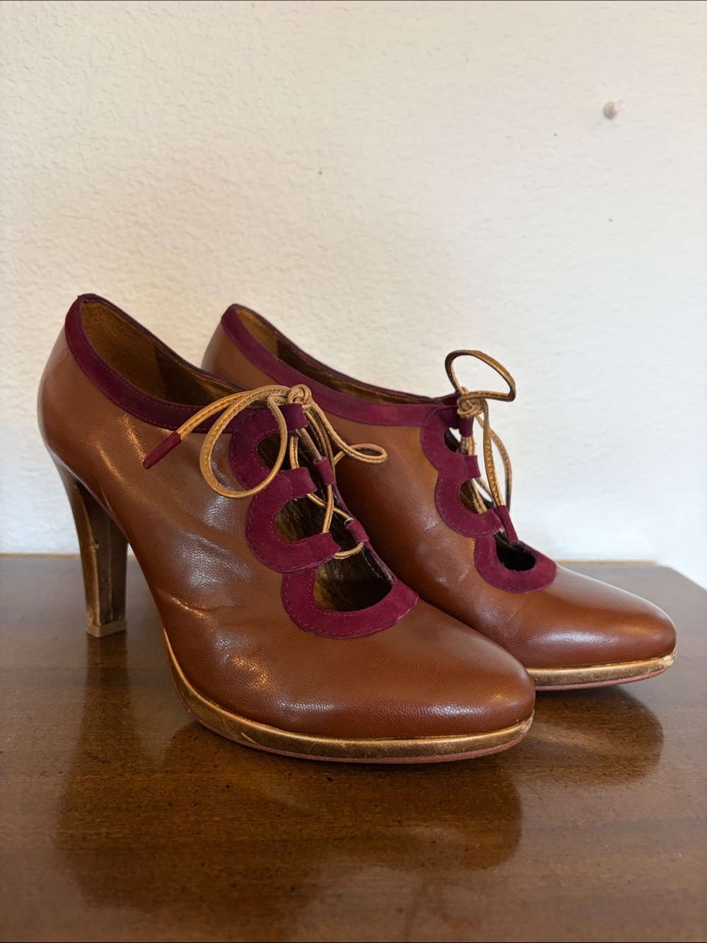Anthropologie Leifsdottir Brown Leather Heeled Oxford Shoes Burgundy Trim 7.5